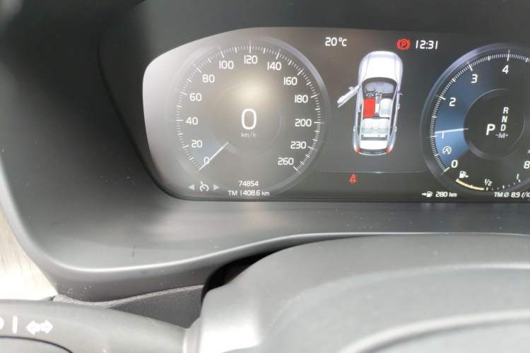 Used Volvo XC40 2020 T3 Zhiyuan Luxury Edition Odometer Close Up