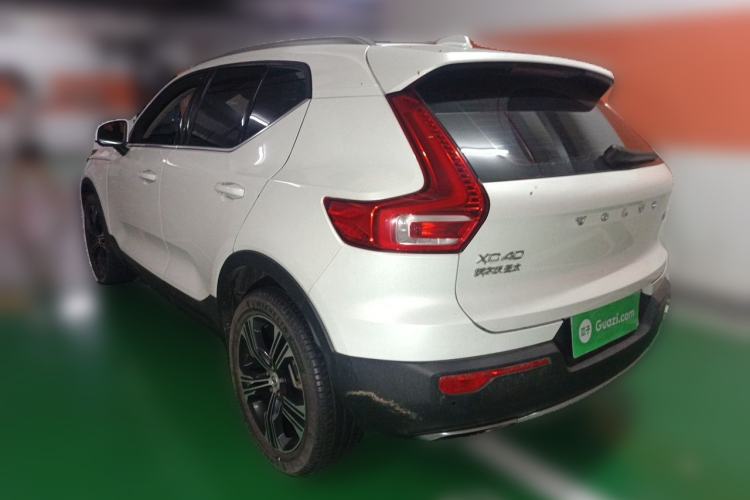 Used Volvo XC40 2020 T4 4x4 Zhiya Luxury Edition Rear Left 45 Deg