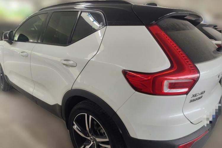 Used Volvo XC40 2020 T4 4x4 Smart Luxury Sport Edition Rear Left 45 Deg