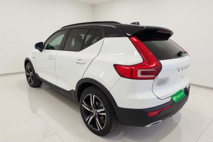 Used Volvo XC40 2020 T4 4x4 Smart Luxury Sport Edition Rear Left 45 Deg