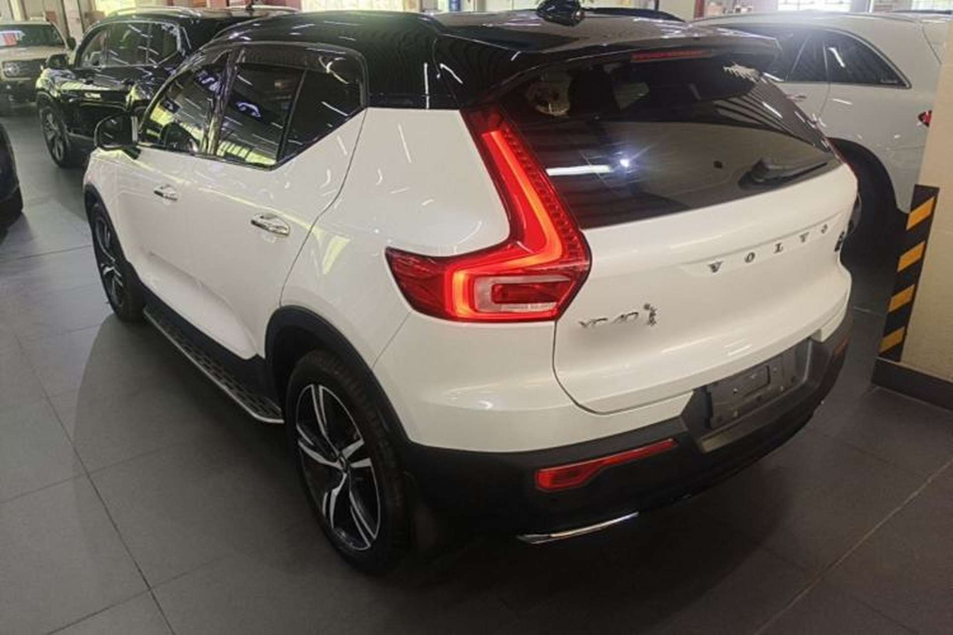 Used Volvo XC40 2020 T4 Four-Wheel Drive Smart & Sporty Edition Rear Left 45 Deg