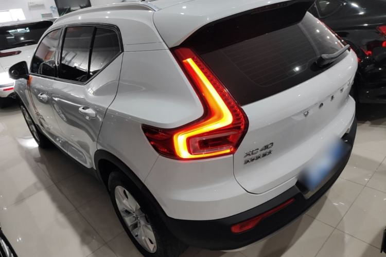 Used Volvo XC40 2020 T3 Smart & Stylish Edition Rear Left 45 Deg