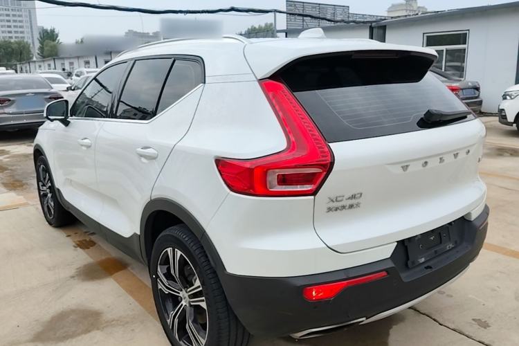 Used Volvo XC40 2020 T4 Four-Wheel Drive Smart Luxury Edition Rear Left 45 Deg