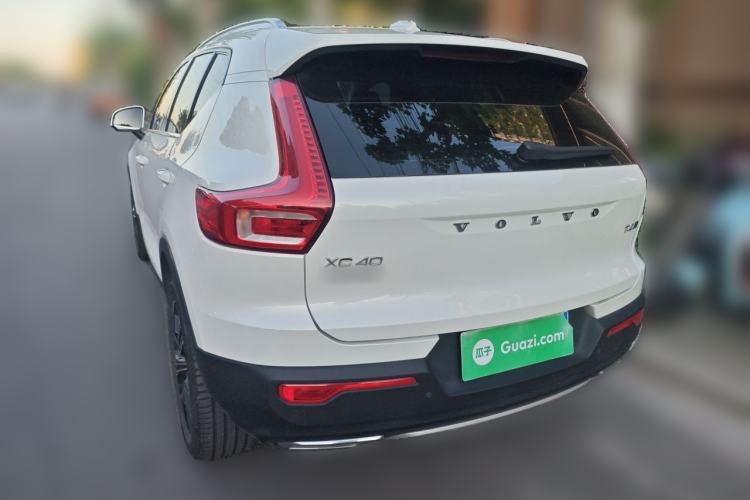 Used Volvo XC40 2020 T4 Four-Wheel Drive Smart Luxury Edition Rear Left 45 Deg