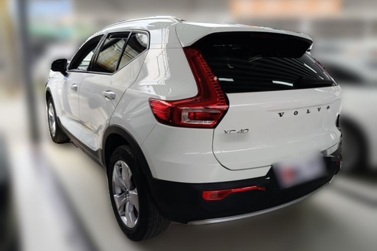 Used Volvo XC40 2020 T3 Smart & Stylish Edition Rear Left 45 Deg
