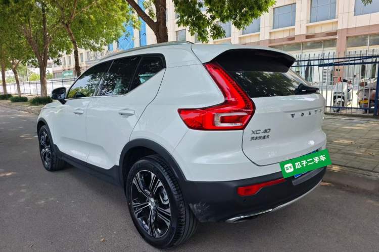 Used Volvo XC40 2020 T4 Four-Wheel Drive Smart Luxury Edition Rear Left 45 Deg