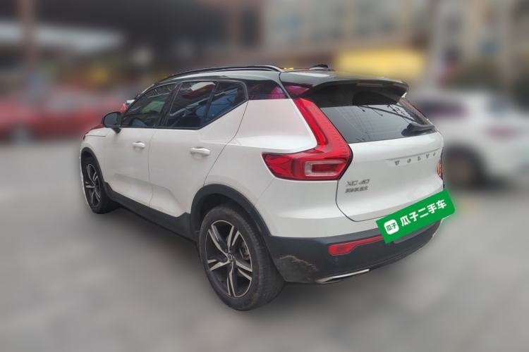Used Volvo XC40 2020 T4 Four-Wheel Drive Smart & Sporty Edition Rear Left 45 Deg