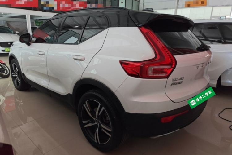 Used Volvo XC40 2020 T4 4x4 Smart Luxury Sport Edition Rear Left 45 Deg
