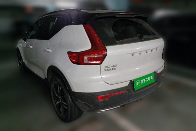Used Volvo XC40 2020 T4 Four-Wheel Drive Smart & Sporty Edition Rear Left 45 Deg