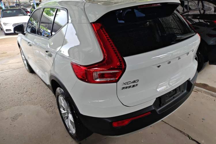 Used Volvo XC40 2020 T3 Smart & Stylish Edition Rear Left 45 Deg