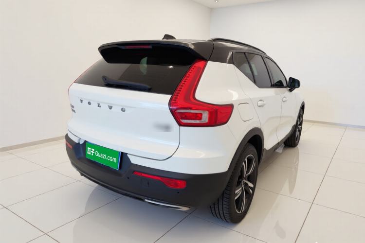 Used Volvo XC40 2020 T4 4x4 Smart Luxury Sport Edition Rear Right 45 Deg
