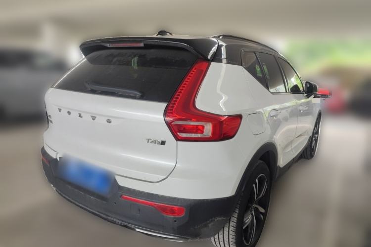 Used Volvo XC40 2020 T4 4x4 Smart Luxury Sport Edition Rear Right 45 Deg