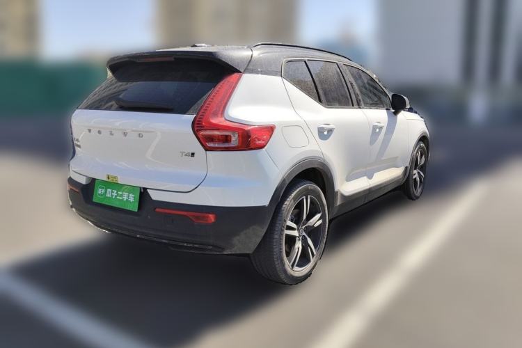 Used Volvo XC40 2020 T4 Four-Wheel Drive Smart Luxury Edition Rear Right 45 Deg