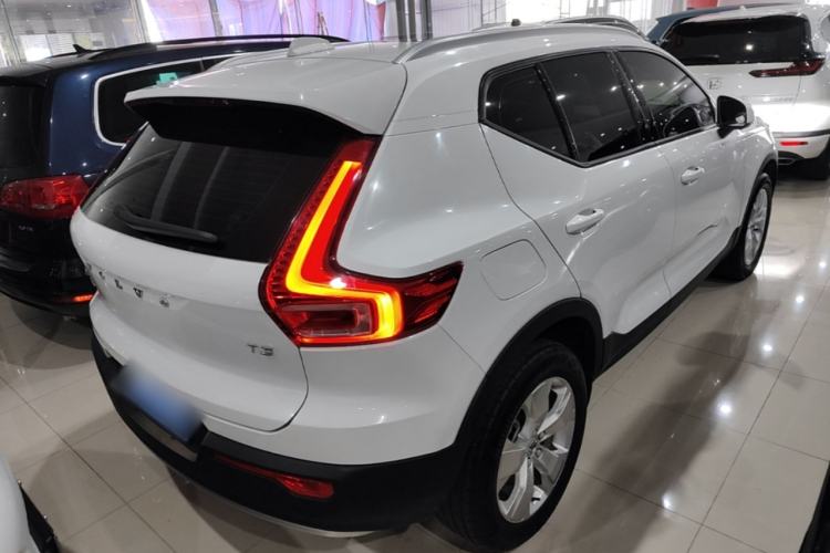 Used Volvo XC40 2020 T3 Smart & Stylish Edition Rear Right 45 Deg