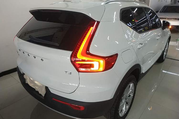 Used Volvo XC40 2020 T3 Smart & Stylish Edition Rear Right 45 Deg