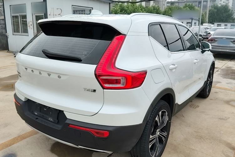 Used Volvo XC40 2020 T4 Four-Wheel Drive Smart Luxury Edition Rear Right 45 Deg