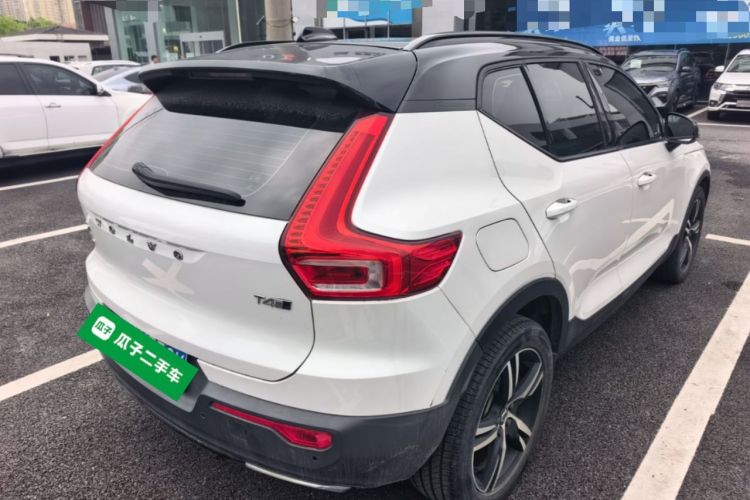 Used Volvo XC40 2020 T4 4x4 Smart Luxury Sport Edition Rear Right 45 Deg