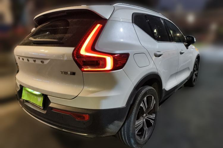 Used Volvo XC40 2020 T4 Four-Wheel Drive Smart Luxury Edition Rear Right 45 Deg