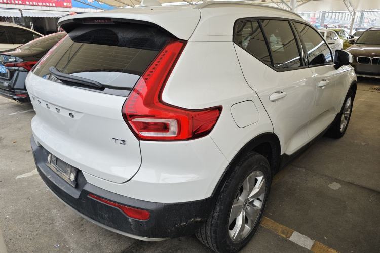 Used Volvo XC40 2020 T3 Smart & Stylish Edition Rear Right 45 Deg