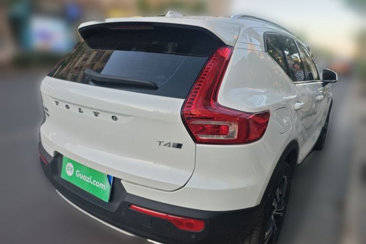 Used Volvo XC40 2020 T4 Four-Wheel Drive Smart Luxury Edition Rear Right 45 Deg