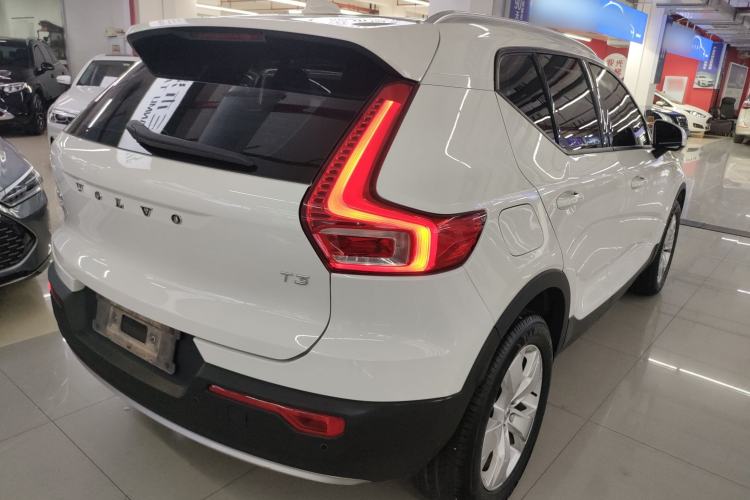 Used Volvo XC40 2020 T3 Smart & Stylish Edition Rear Right 45 Deg