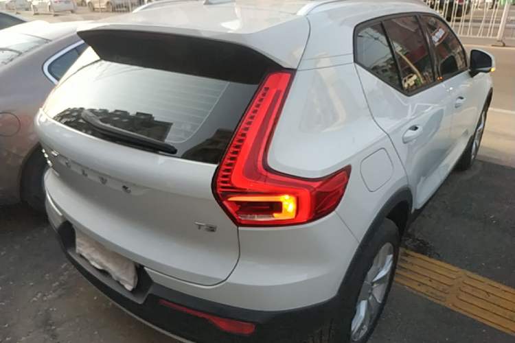 Used Volvo XC40 2020 T3 Smart & Stylish Edition Rear Right 45 Deg
