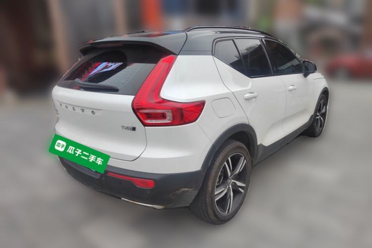 Used Volvo XC40 2020 T4 Four-Wheel Drive Smart & Sporty Edition Rear Right 45 Deg