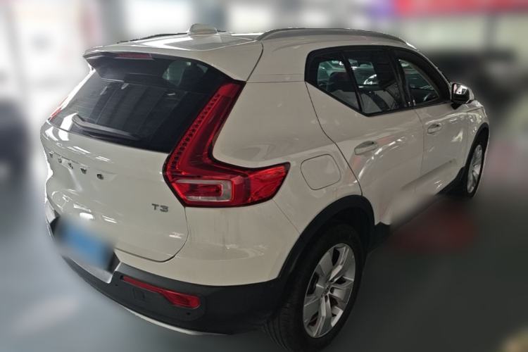 Used Volvo XC40 2020 T3 Smart & Stylish Edition Rear Right 45 Deg