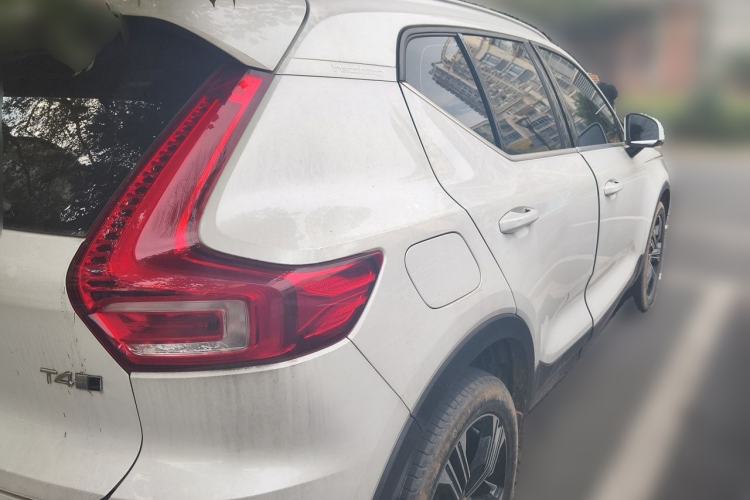 Used Volvo XC40 2020 T4 Four-Wheel Drive Smart & Sporty Edition Rear Right 45 Deg