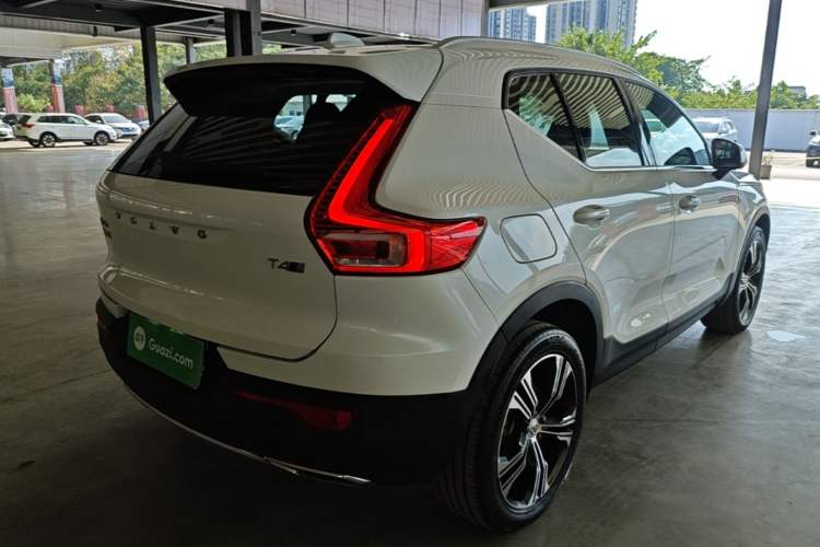 Used Volvo XC40 2020 T4 4x4 Zhiya Luxury Edition Rear Right 45 Deg