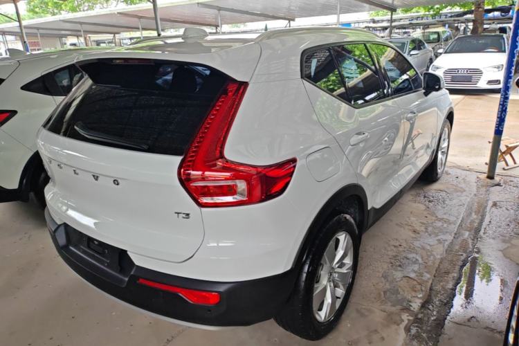 Used Volvo XC40 2020 T3 Smart & Stylish Edition Rear Right 45 Deg