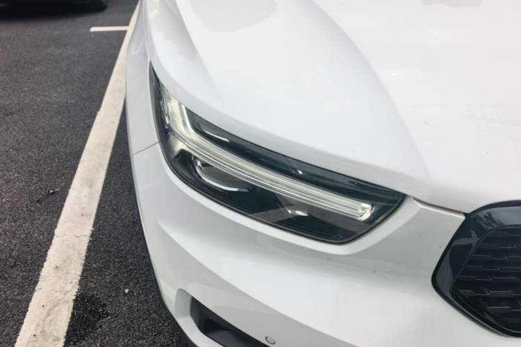 Used Volvo XC40 2020 T4 4x4 Smart Luxury Sport Edition Right Front Headlight