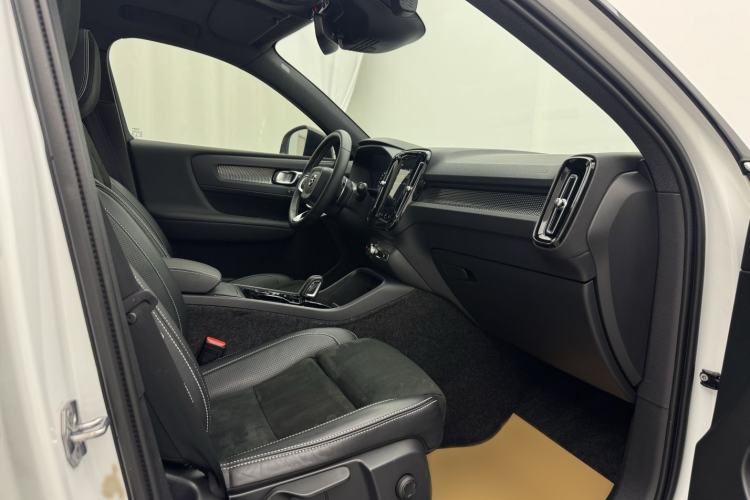 Used Volvo XC40 2020 T4 Four-Wheel Drive Smart & Sporty Edition Right Front Seat
