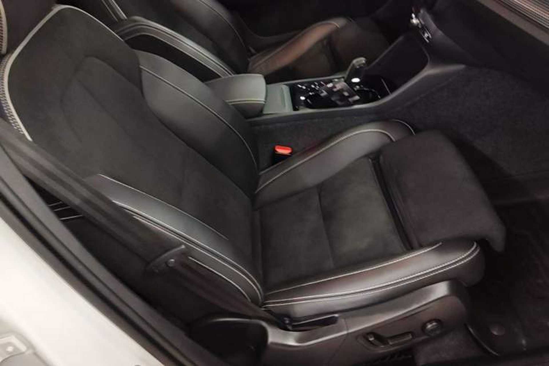 Used Volvo XC40 2020 T4 4x4 Smart Luxury Sport Edition Right Front Seat