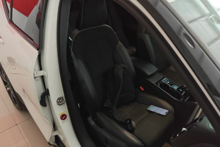 Used Volvo XC40 2020 T4 4x4 Smart Luxury Sport Edition Right Front Seat