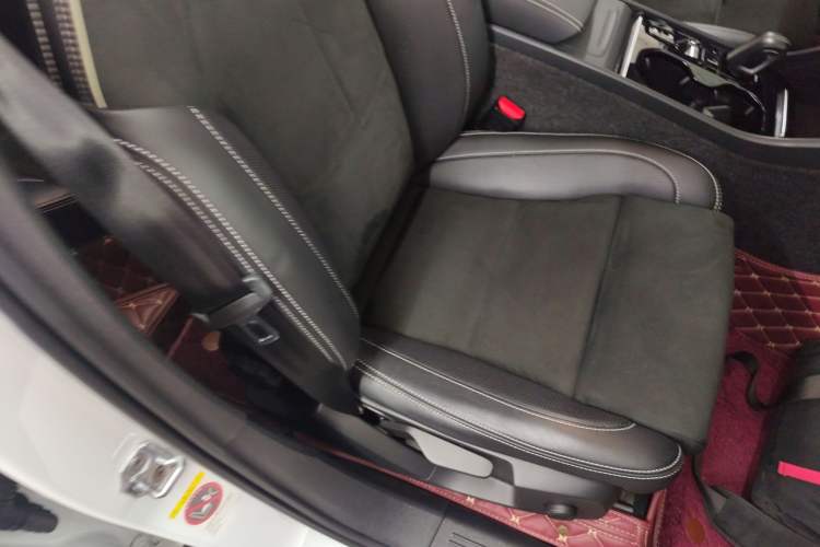 Used Volvo XC40 2020 T4 Four-Wheel Drive Smart & Sporty Edition Right Front Seat