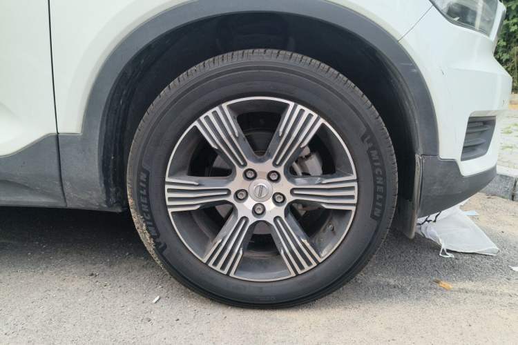 Used Volvo XC40 2020 T3 Zhiyuan Luxury Edition Right Front Wheel Hub