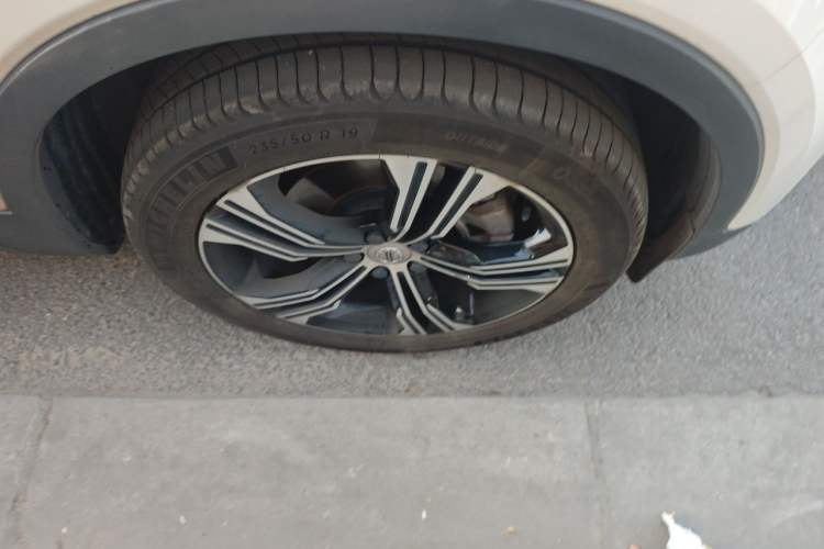 Used Volvo XC40 2020 T4 Four-Wheel Drive Smart Luxury Edition Right Front Wheel Hub