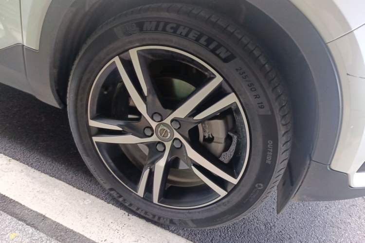 Used Volvo XC40 2020 T5 4x4 Zhiya Sport Edition Right Front Wheel Hub