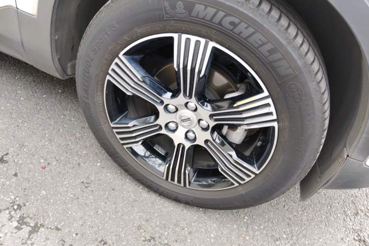 Used Volvo XC40 2020 T3 Zhiyuan Luxury Edition Right Front Wheel Hub