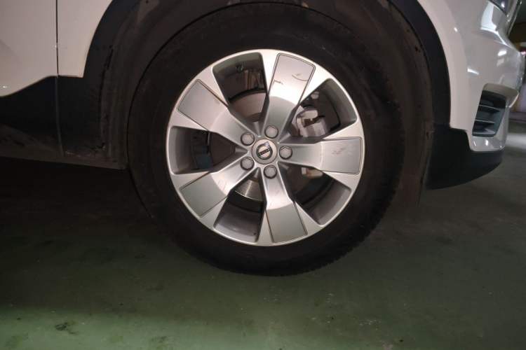 Used Volvo XC40 2020 T3 Smart & Stylish Edition Right Front Wheel Hub