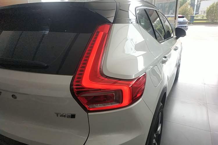 Used Volvo XC40 2020 T4 Four-Wheel Drive Smart & Sporty Edition Right Rear Taillight