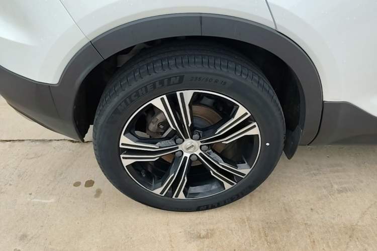 Used Volvo XC40 2020 T4 Four-Wheel Drive Smart Luxury Edition Right Rear Wheel Hub