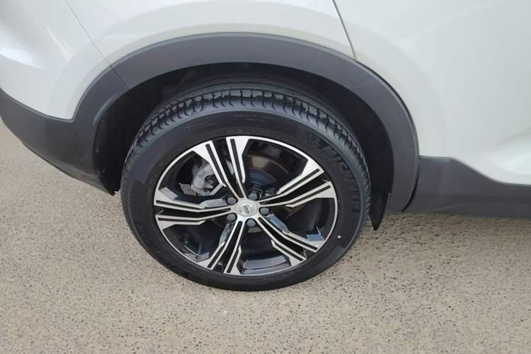 Used Volvo XC40 2020 T4 Four-Wheel Drive Smart Luxury Edition Right Rear Wheel Hub