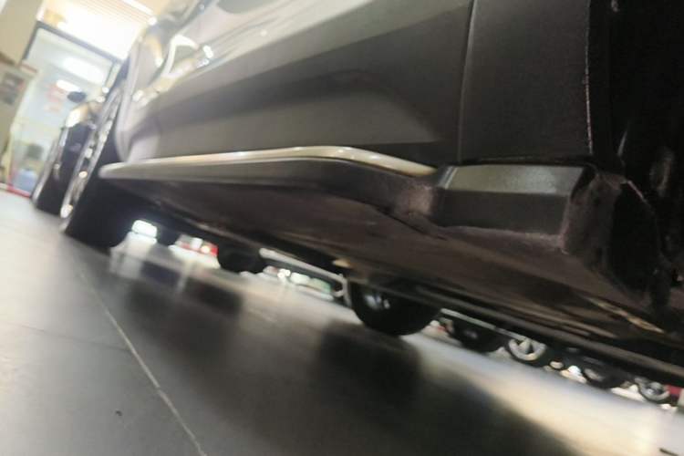 Used Volvo XC40 2020 T4 Four-Wheel Drive Smart & Sporty Edition Right Side Sill