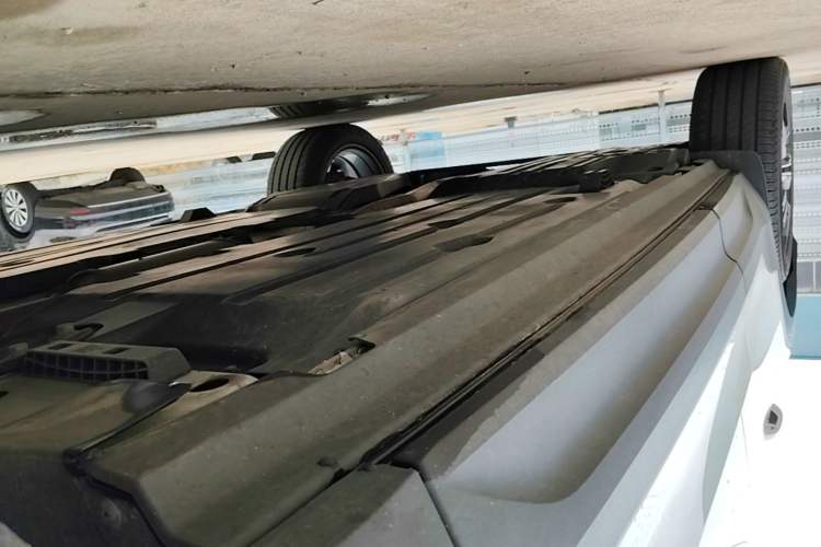 Used Volvo XC40 2020 T4 Four-Wheel Drive Smart Luxury Edition Right Side Sill