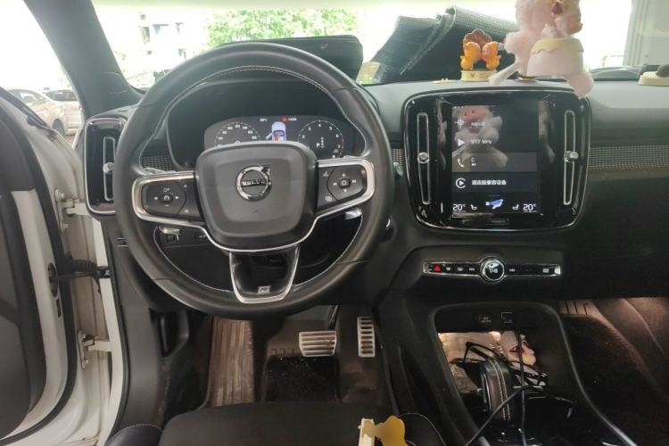 Used Volvo XC40 2020 T4 4x4 Smart Luxury Sport Edition Steering Wheel