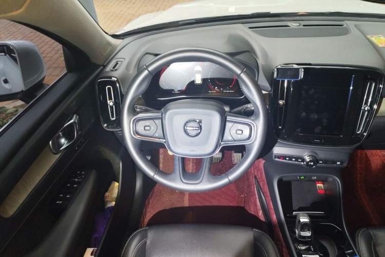 Used Volvo XC40 2020 T4 Four-Wheel Drive Smart Luxury Edition Steering Wheel
