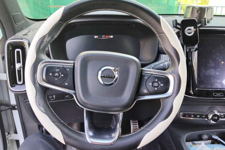 Used Volvo XC40 2020 T4 Four-Wheel Drive Smart Luxury Edition Steering Wheel
