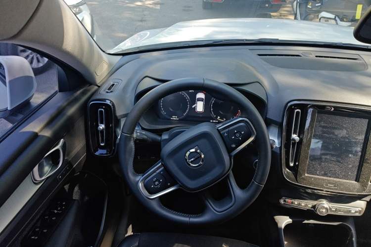 Used Volvo XC40 2020 T3 Smart & Stylish Edition Steering Wheel